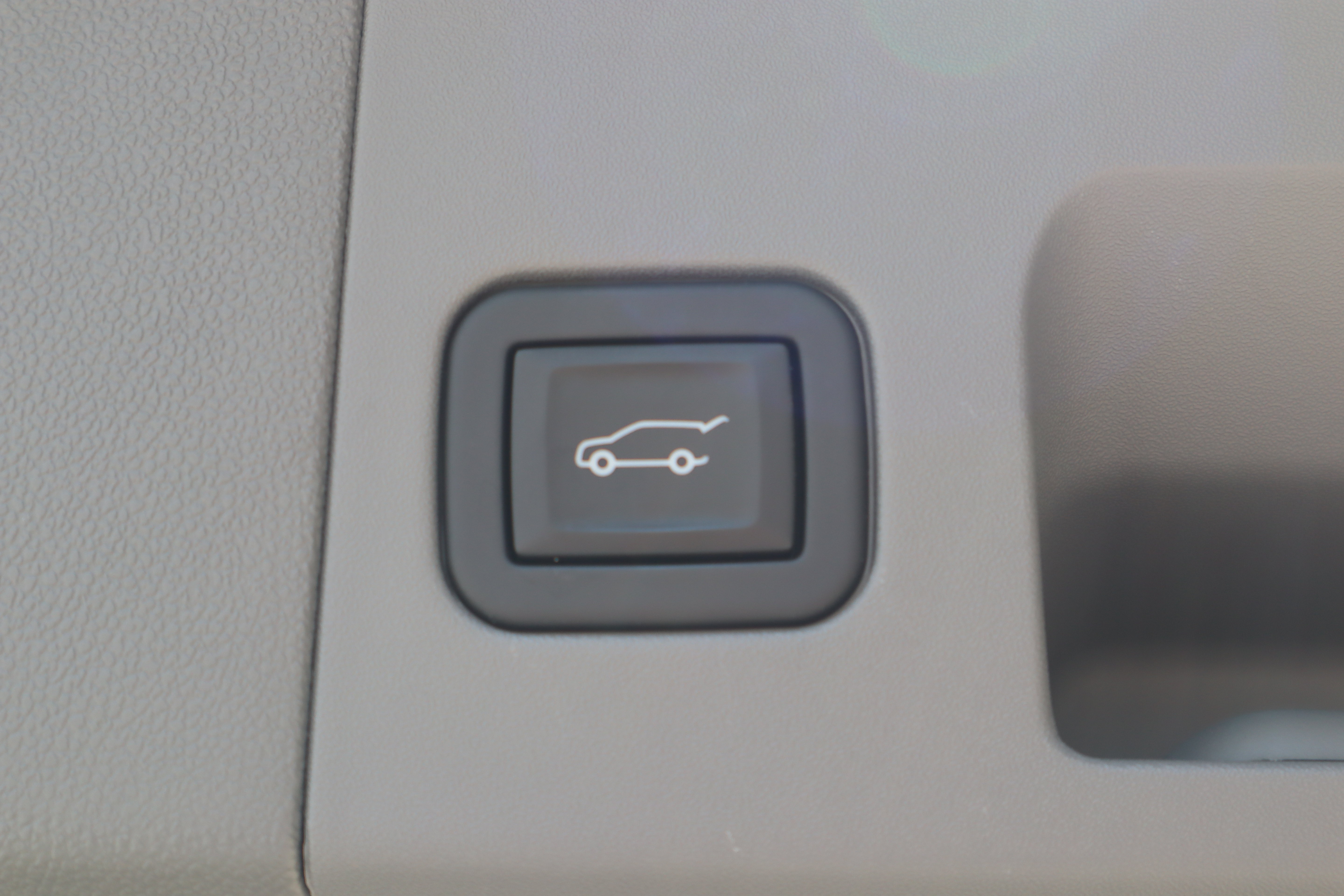 Used 2024 Cadillac XT5 Premium Luxury w/ Technology Package FWD image 31