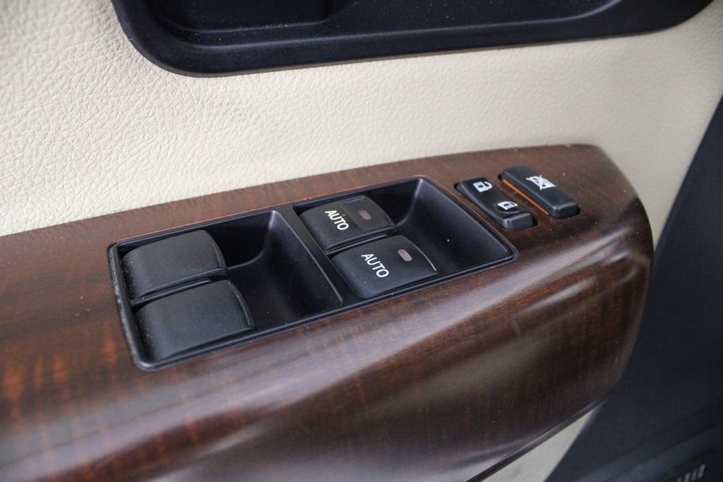 Used 2012 Toyota Sequoia Platinum image 19