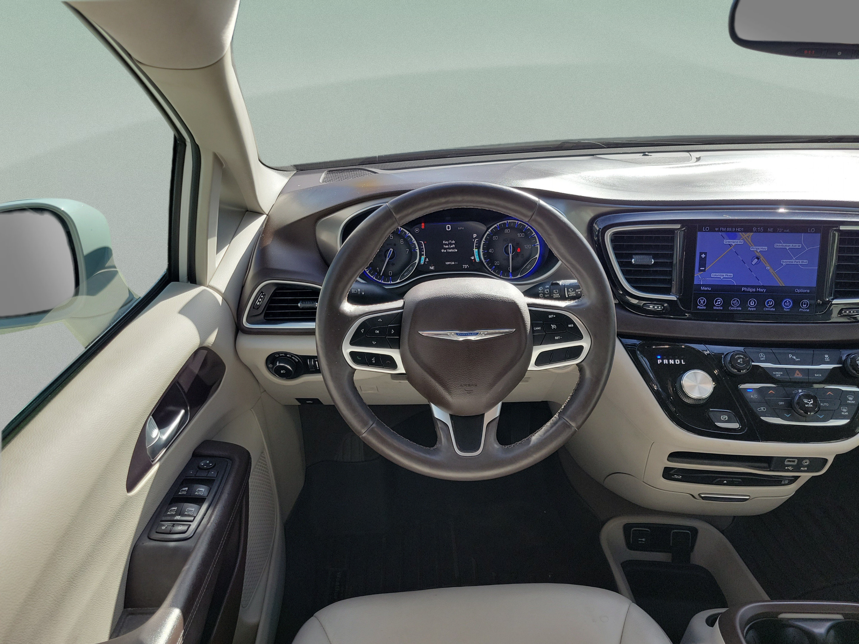 Used 2017 Chrysler Pacifica Touring-L Plus FWD image 23