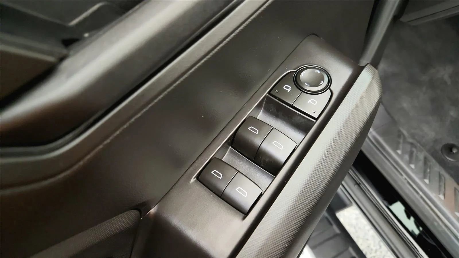 New 2026 Chevrolet Colorado W/T image 29