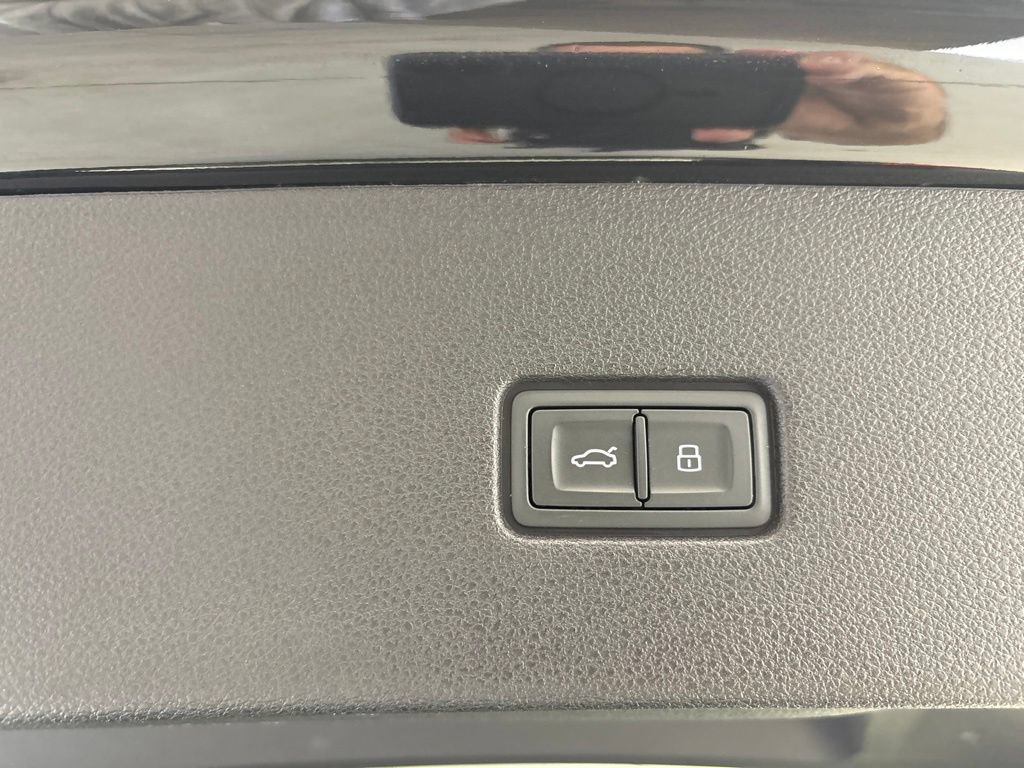 Used 2023 Audi Q8 Premium w/ Convenience Package AWD/4WD image 23
