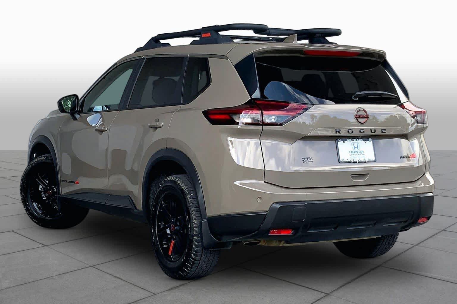 Used 2025 Nissan Rogue SV AWD/4WD image 12