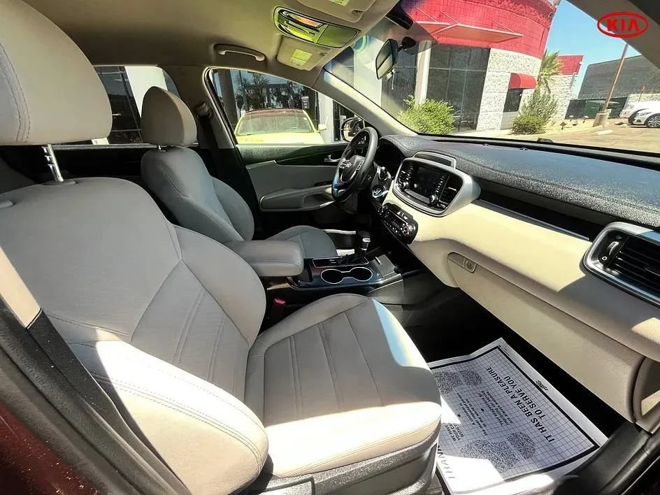 Used 2019 Kia Sorento FWD V6 image 15