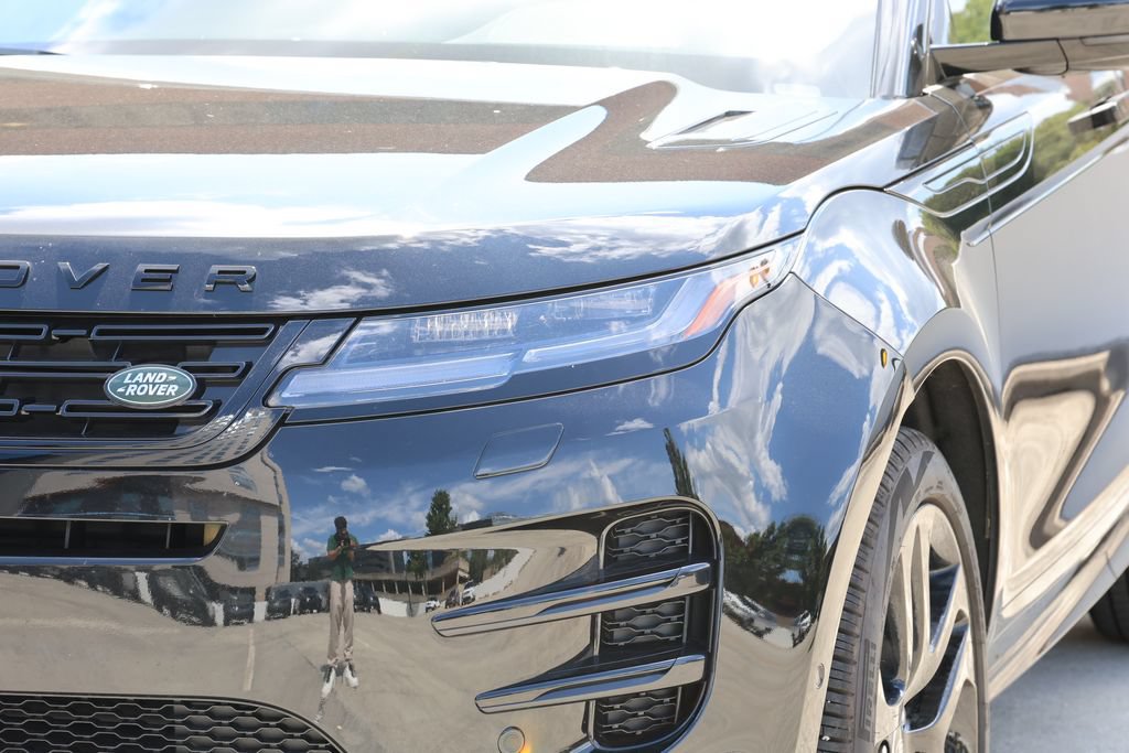 Certified 2026 Land Rover Range Rover Evoque Dynamic SE AWD/4WD image 10