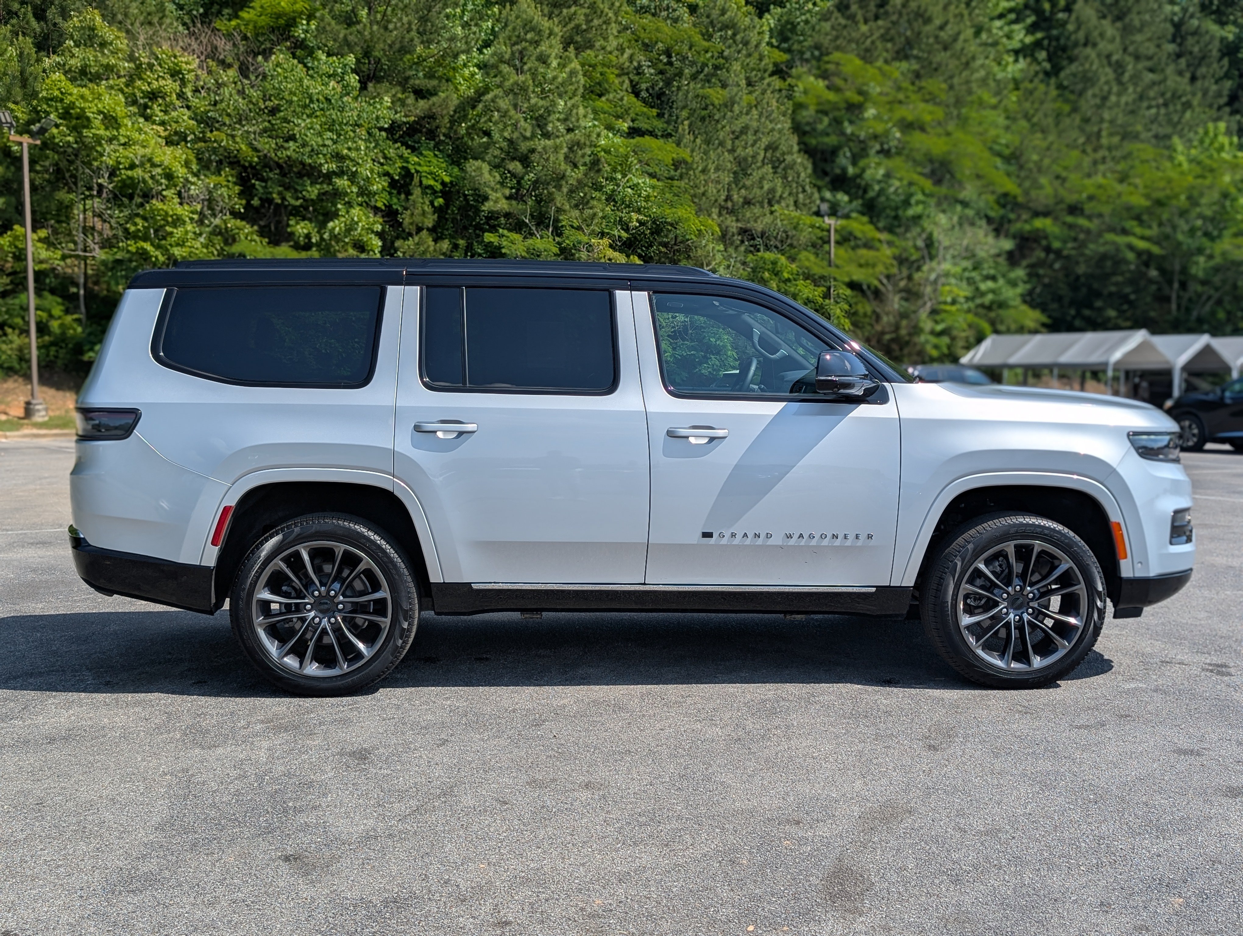 Used 2025 Jeep Grand Wagoneer Series II Obsidian w/ Quick Order Packagew 28T AWD/4WD image 10