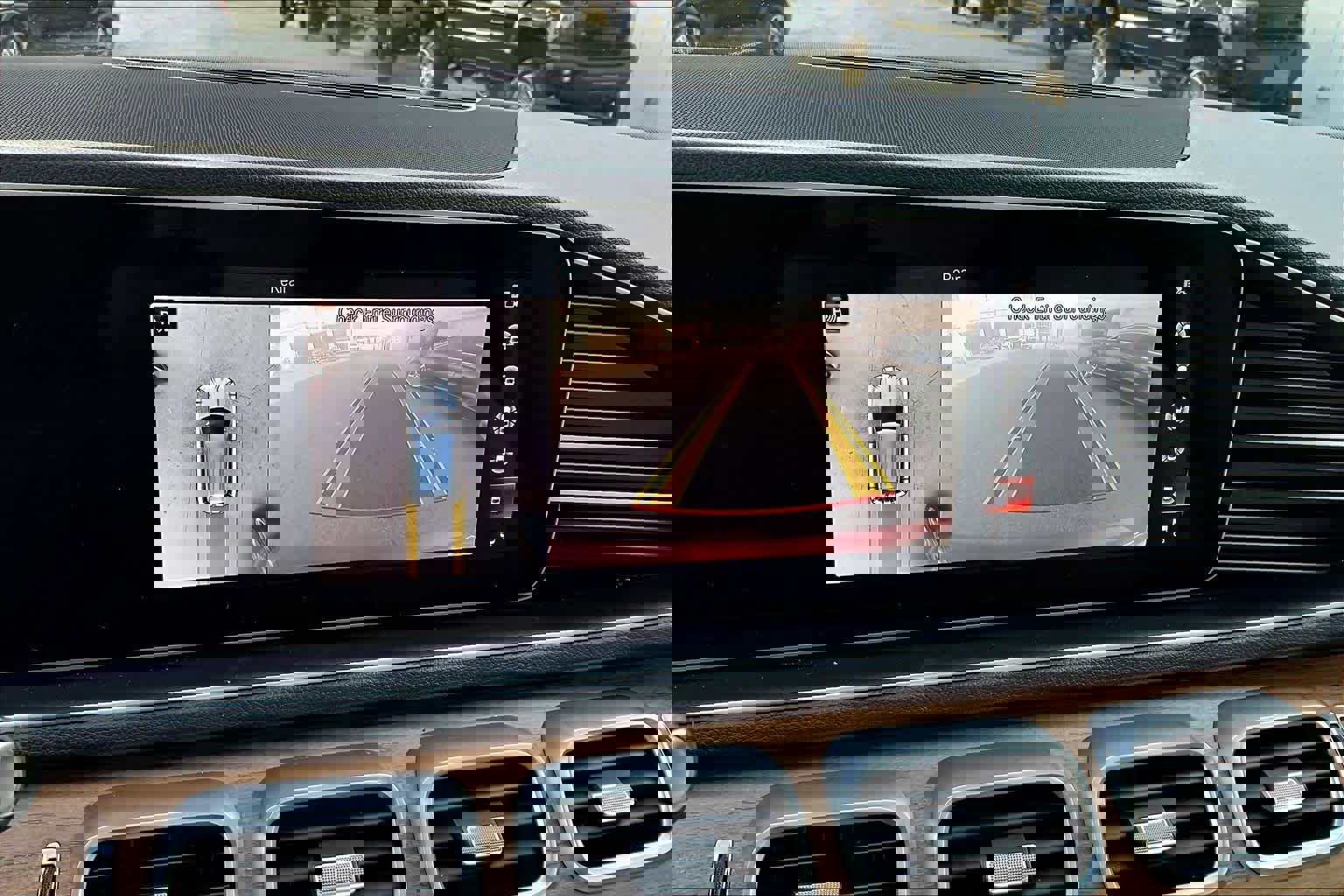 Used 2021 Mercedes-Benz GLE 350 4MATIC w/ Premium Package image 27