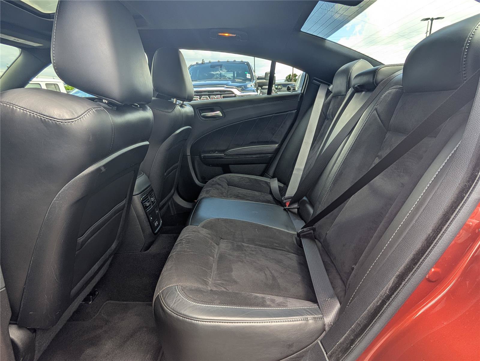 Used 2022 Dodge Charger R/T w/ Plus Group RWD image 15
