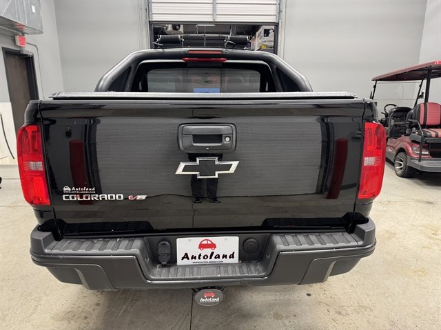 Used 2019 Chevrolet Colorado ZR2 w/ ZR2 Midnight Special Edition image 6