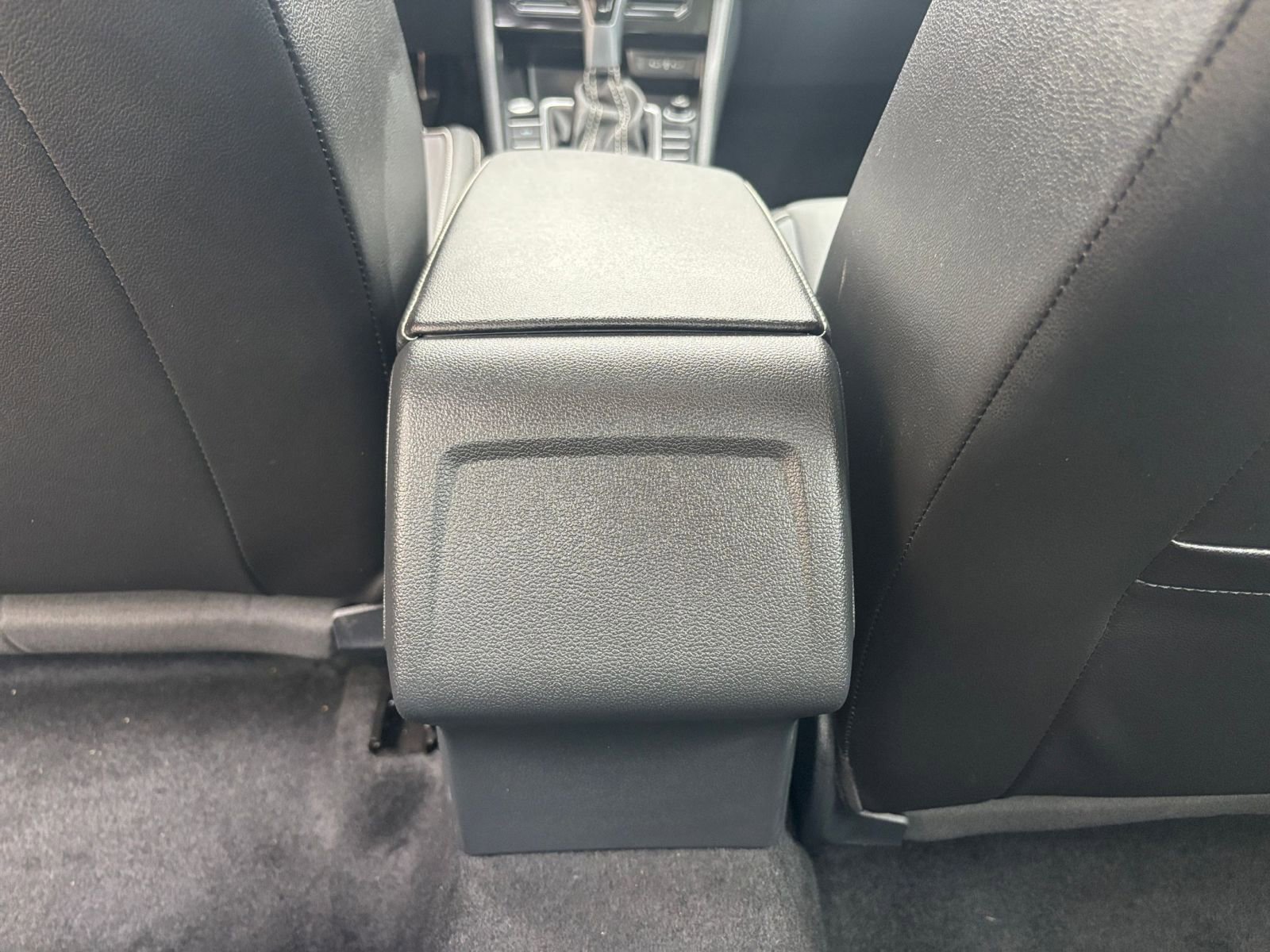 Used 2025 Volkswagen Jetta SE image 35