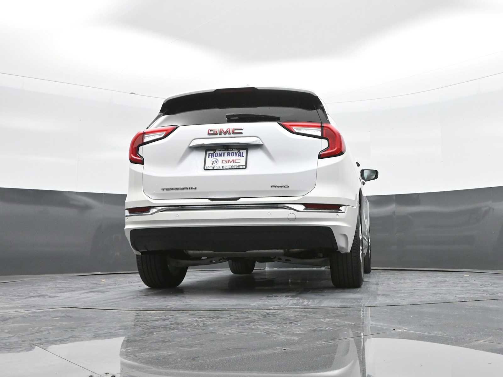 Used 2024 GMC Terrain Denali w/ Denali Premium Package image 42
