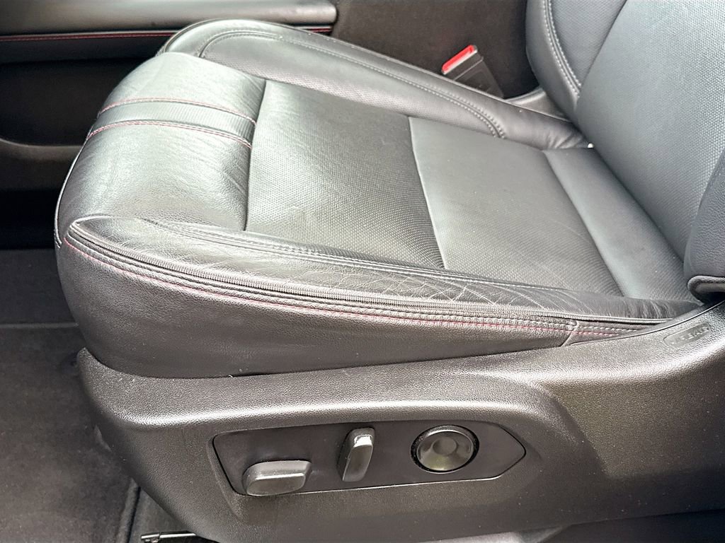 Used 2021 Chevrolet Tahoe RST w/ Luxury Package image 19