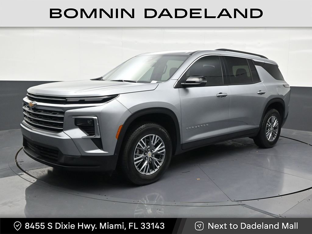 Used 2025 Chevrolet Traverse LT FWD image 1