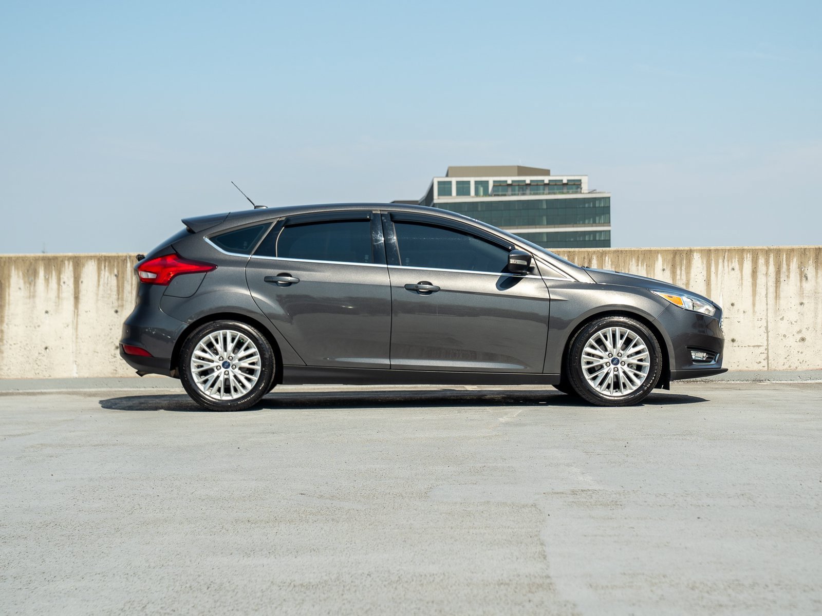 Used 2015 Ford Focus Titanium FWD image 5