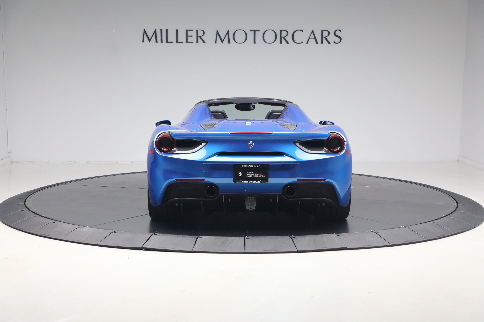 Used 2017 Ferrari 488 Spider RWD image 6