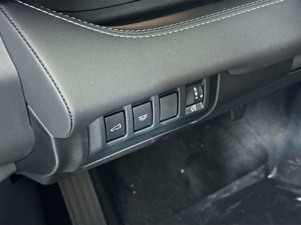 Used 2025 Subaru Ascent Touring image 10