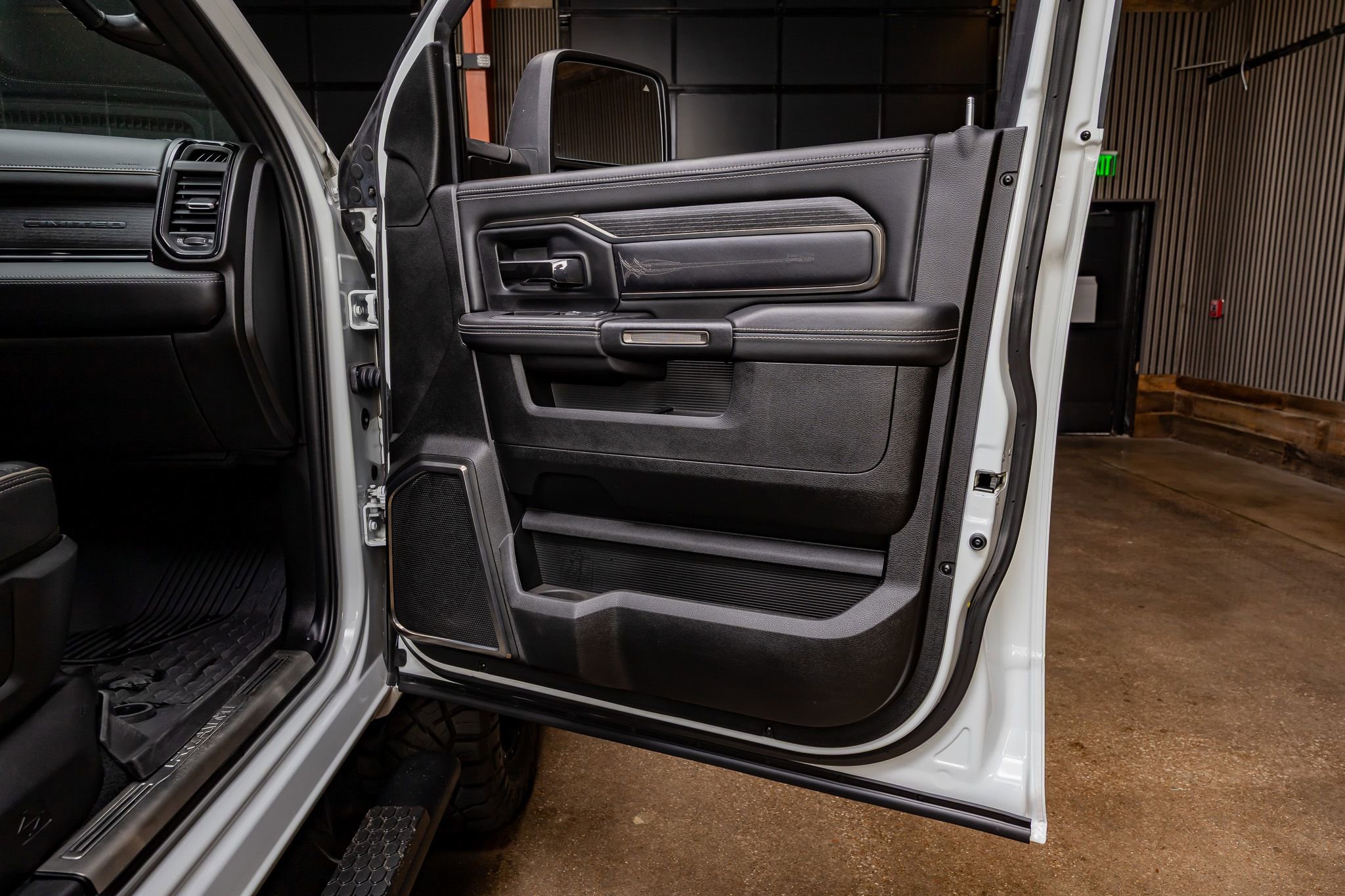 Used 2023 RAM 3500 Limited w/ Night Edition image 36