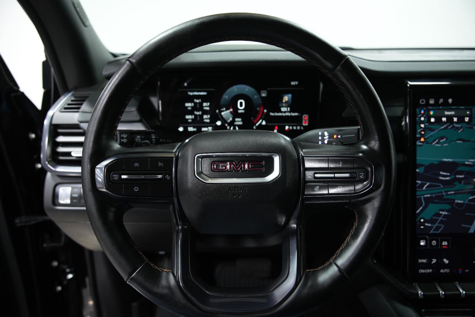 Used 2025 GMC Acadia AT4 image 38