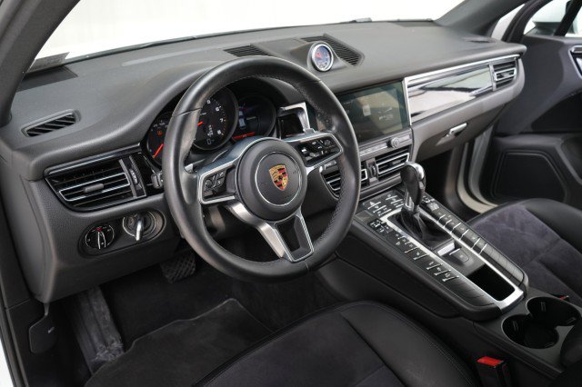 Used 2020 Porsche Macan image 39