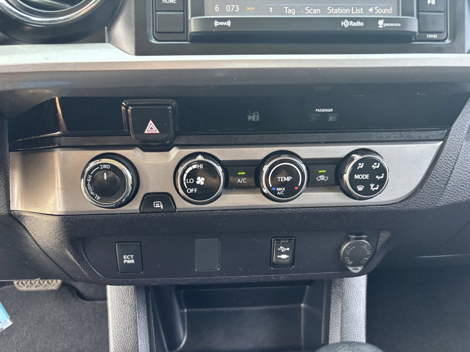 Used 2017 Toyota Tacoma SR5 w/ Tow Package AWD/4WD image 25