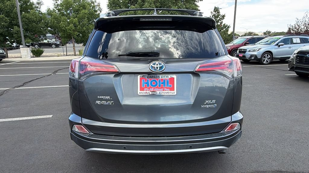 Used 2018 Toyota RAV4 XLE w/ Convenience Package AWD/4WD image 4