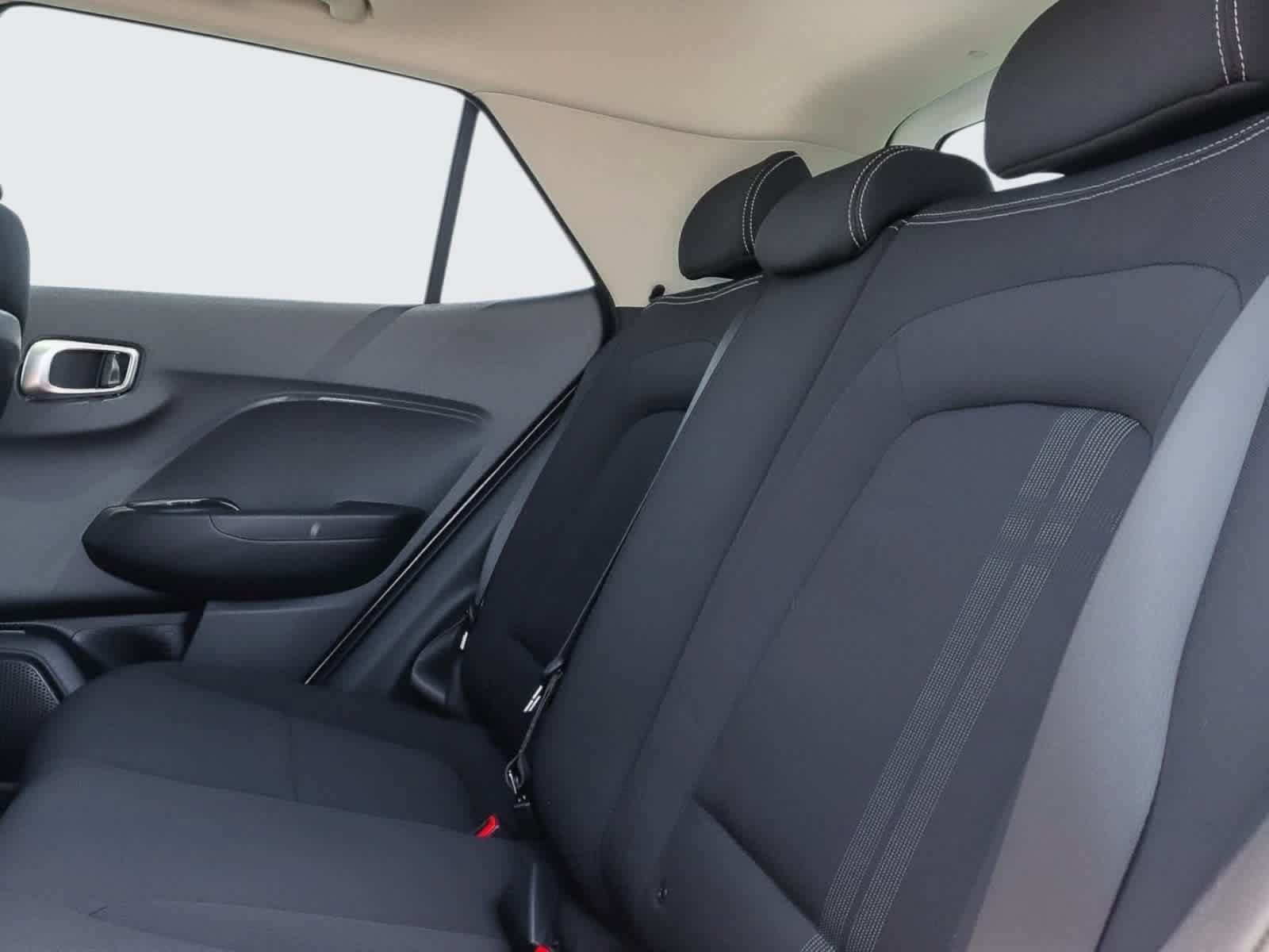 Used 2024 Hyundai Venue SEL FWD image 26