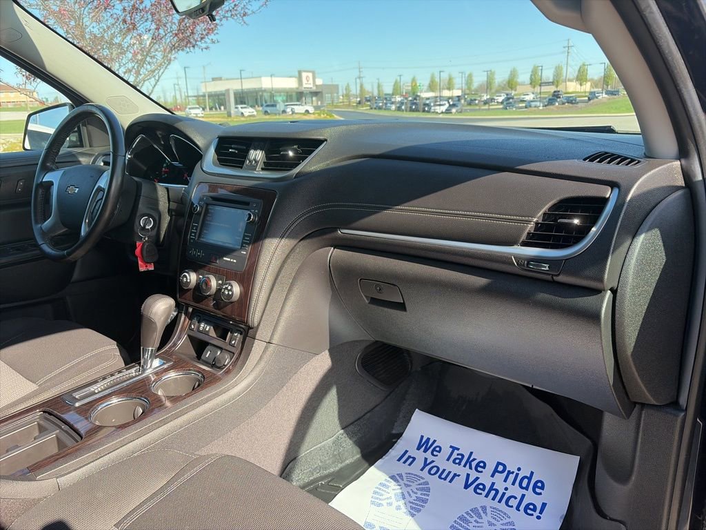 Used 2015 Chevrolet Traverse LT w/ Style and Technology Package image 29