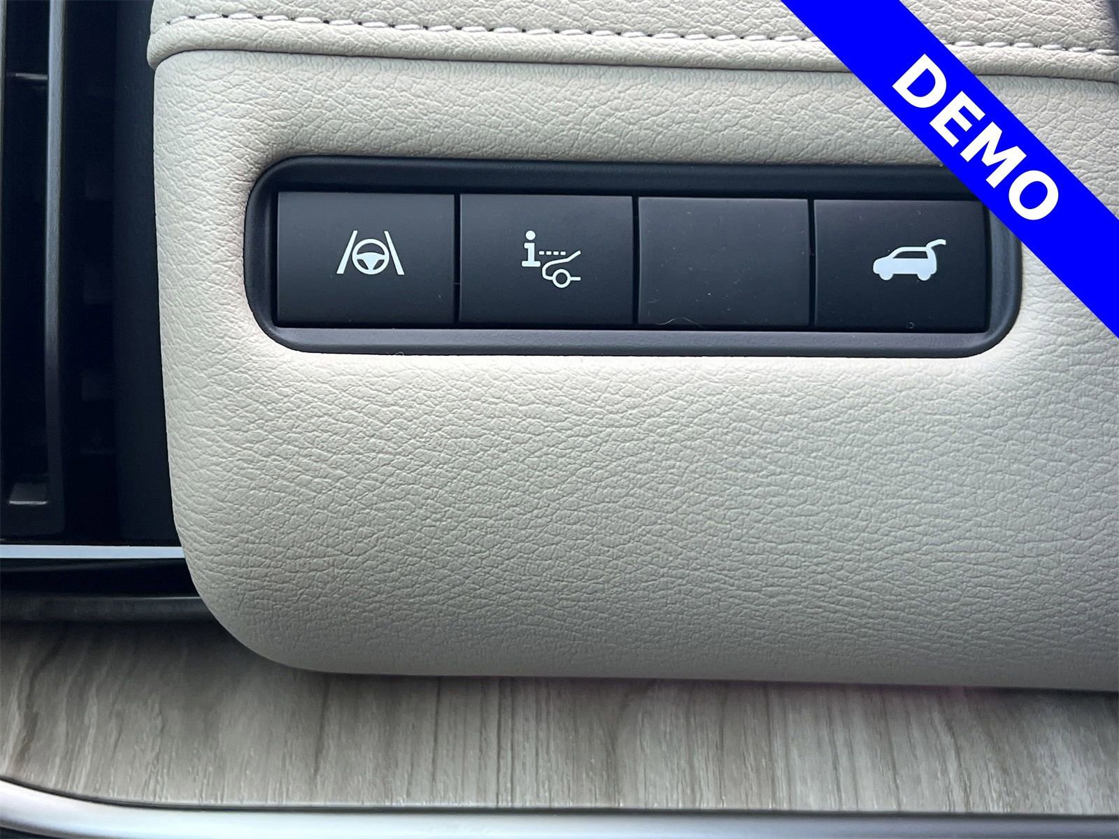 New 2025 Nissan Armada Platinum Reserve image 19