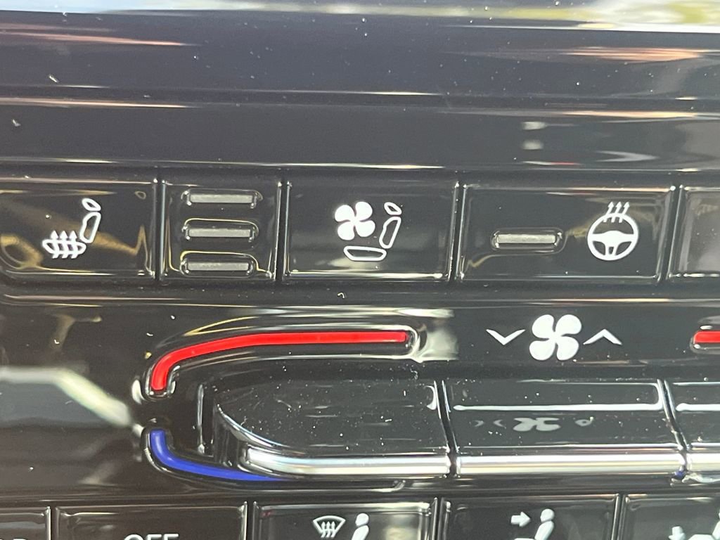 New 2025 Jeep Grand Cherokee L Overland w/ Luxury Tech Group IV image 8