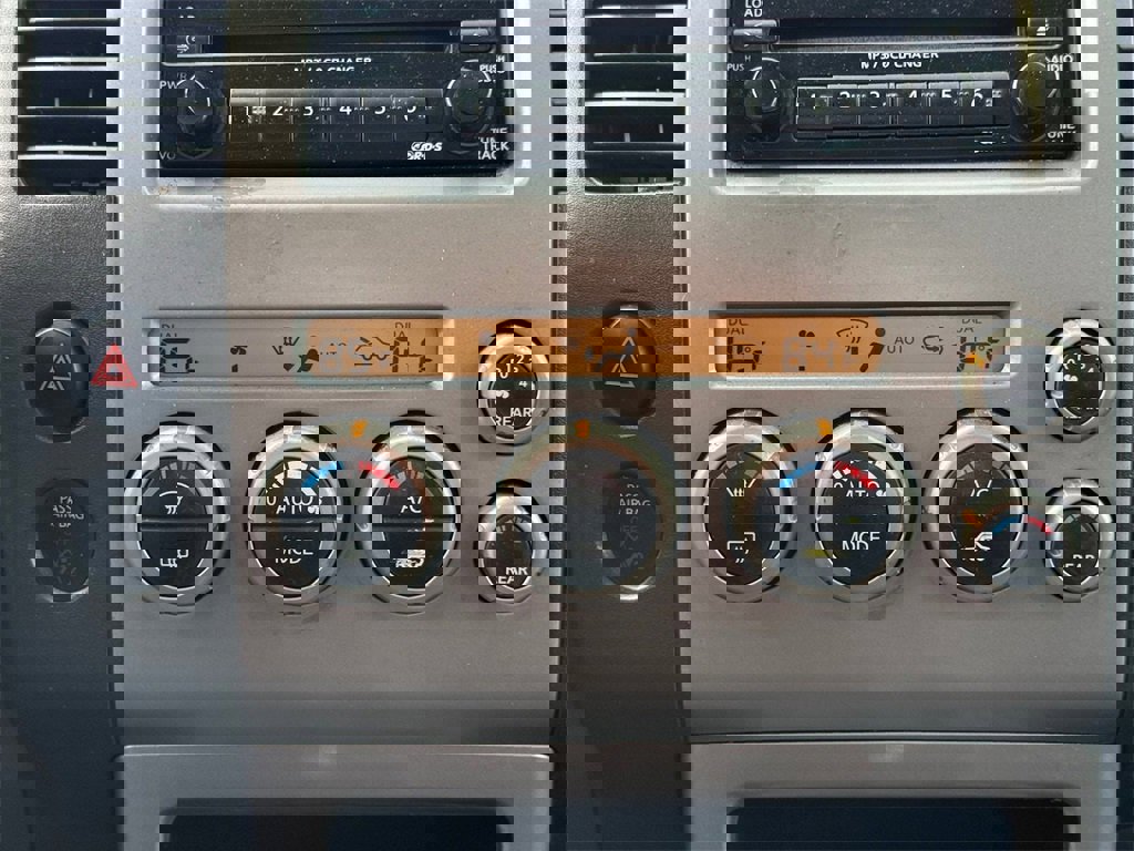 Used 2006 Nissan Pathfinder SE w/ (P01) Se Premium Pkg image 21