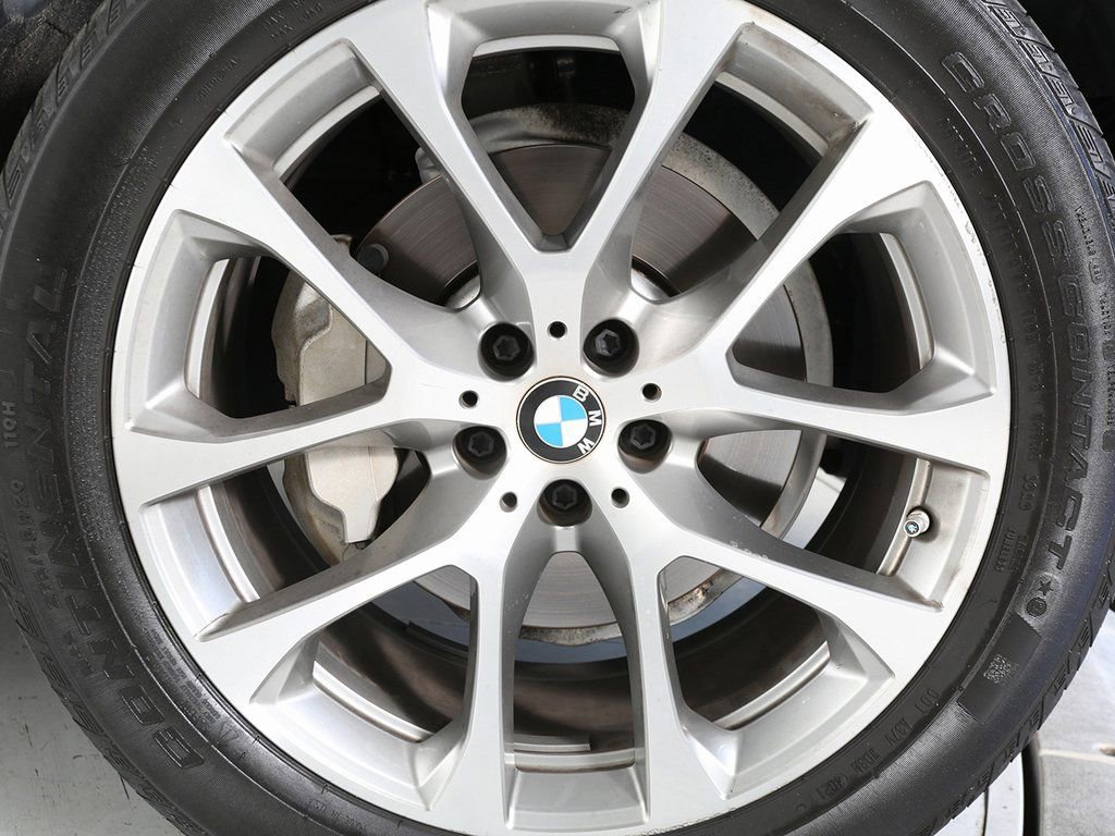 Used 2022 BMW X5 xDrive40i w/ Parking Assistance Package image 13
