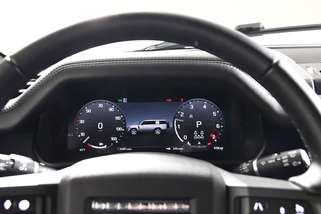 Used 2025 Land Rover Defender 130 X-Dynamic SE image 31