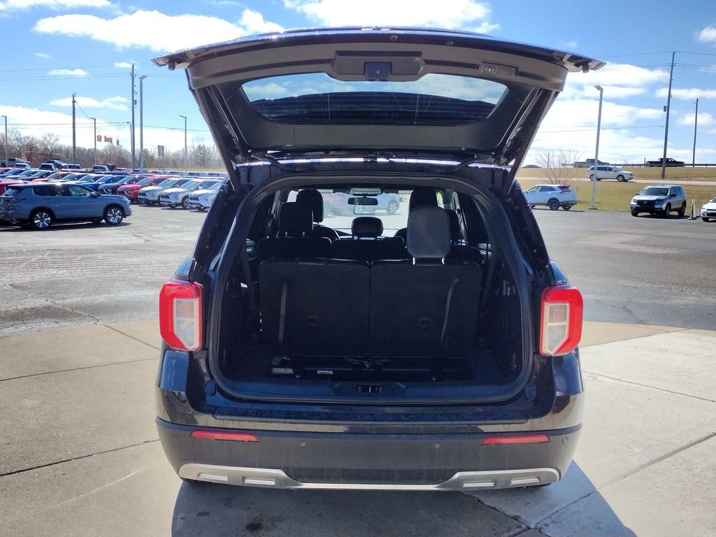 Used 2020 Ford Explorer XLT w/ Equipment Group 202A image 18