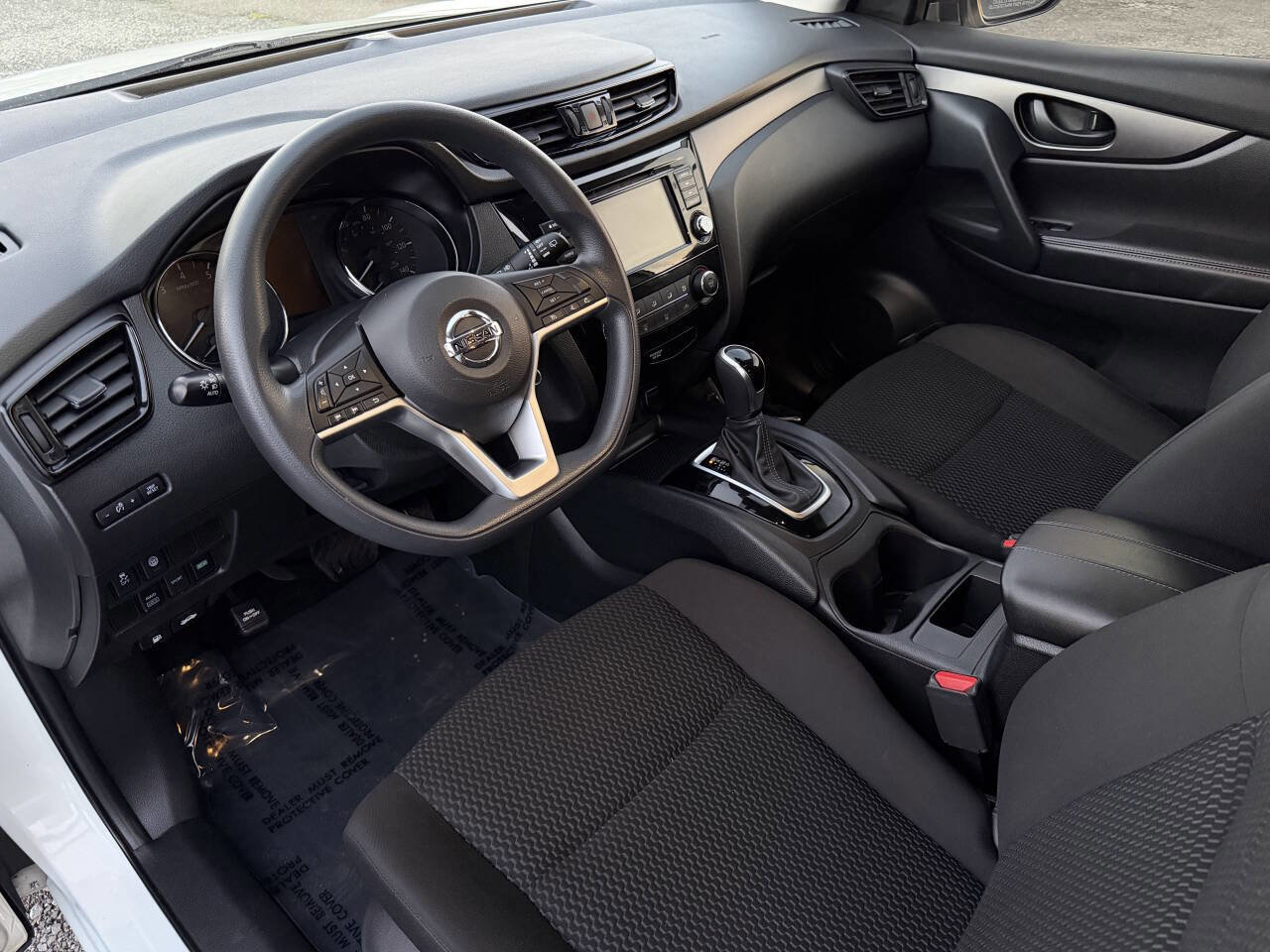 Used 2022 Nissan Rogue Sport S image 18