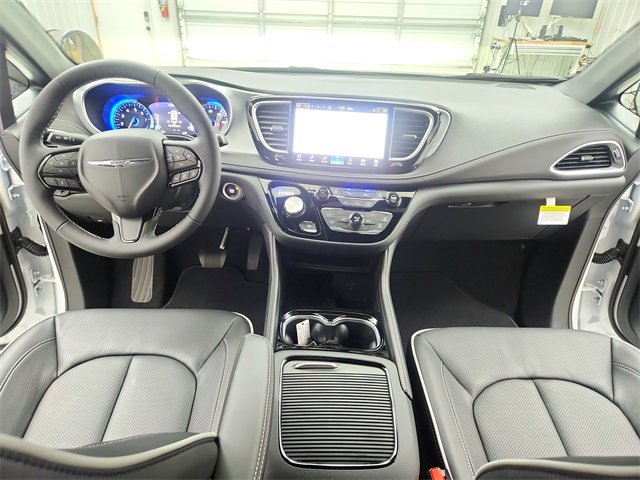 New 2026 Chrysler Pacifica Limited w/ S Appearance Package image 26
