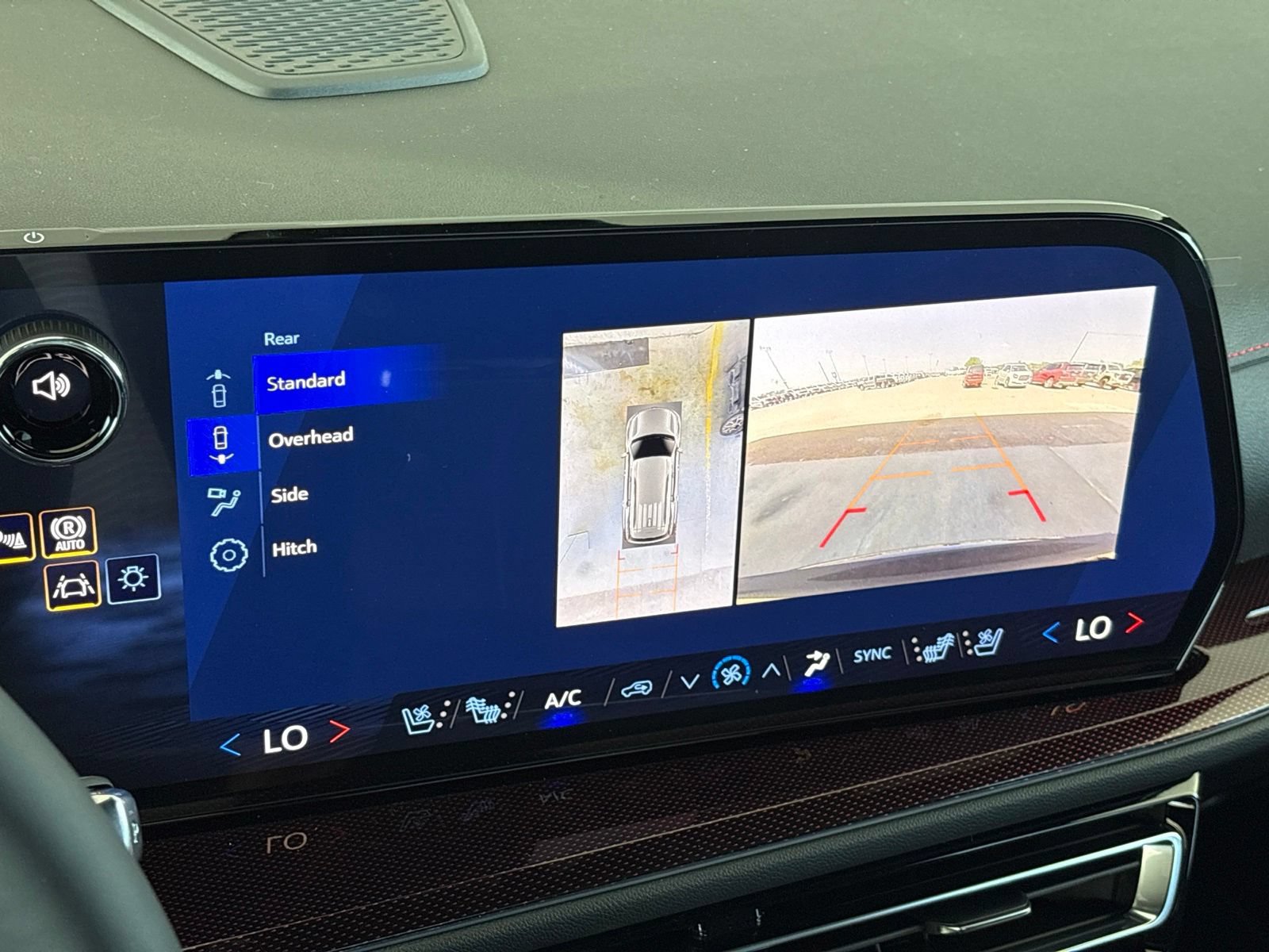 New 2027 Chevrolet Traverse RS FWD image 31