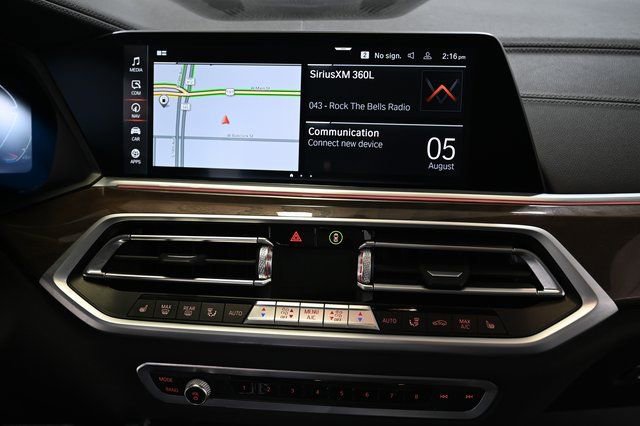 Used 2022 BMW X5 xDrive40i w/ Parking Assistance Package image 5