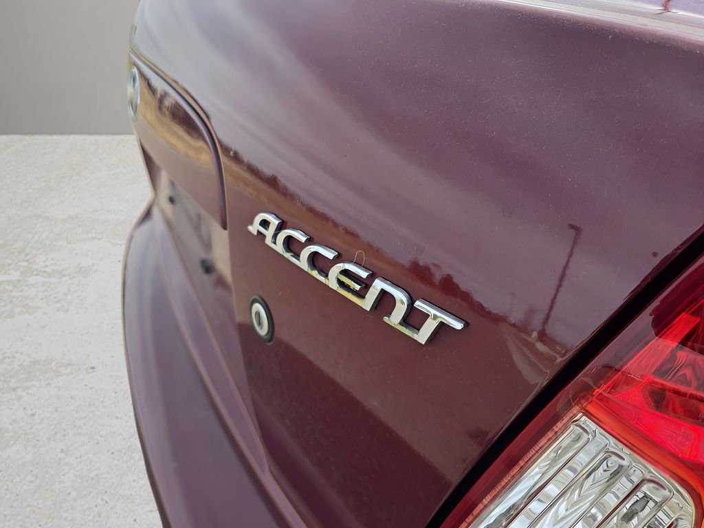 Used 2010 Hyundai Accent GLS image 10