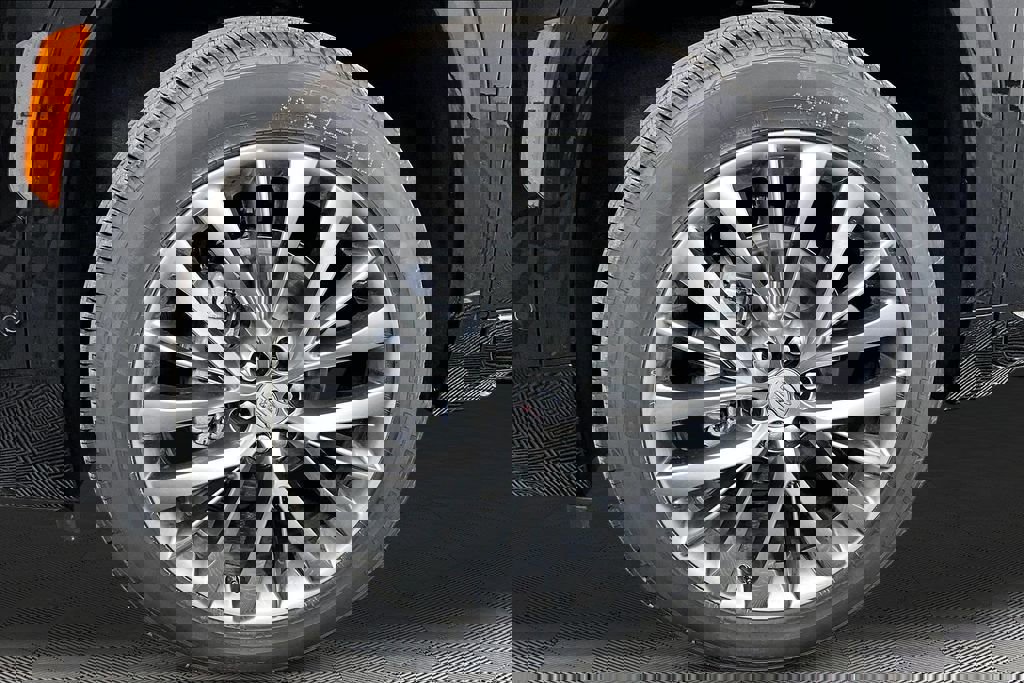 New 2026 Buick Enclave Avenir FWD image 13