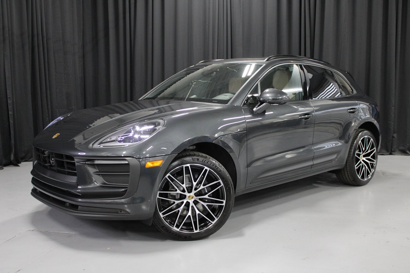 New 2026 Porsche Macan image 1