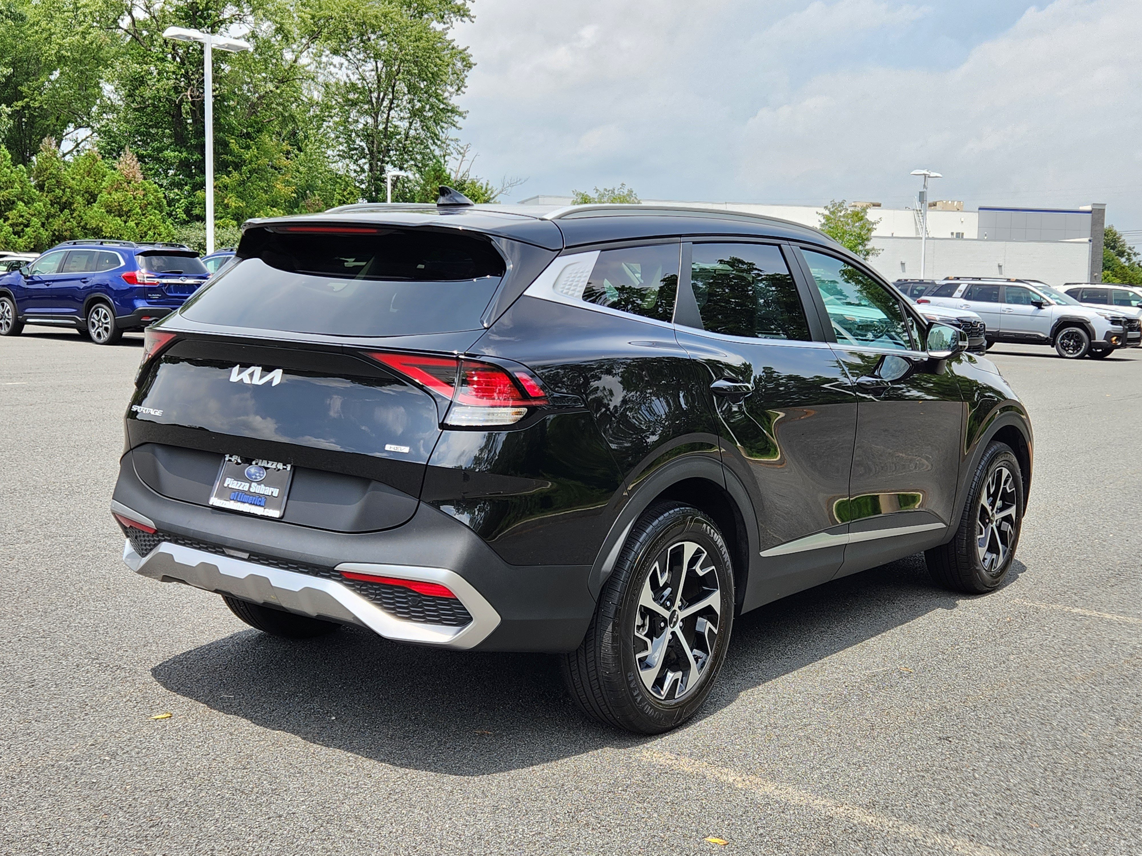 Used 2025 Kia Sportage EX AWD/4WD image 4