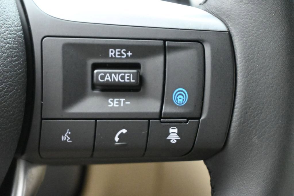 Used 2023 INFINITI QX60 Luxe w/ Cargo Package FWD image 8