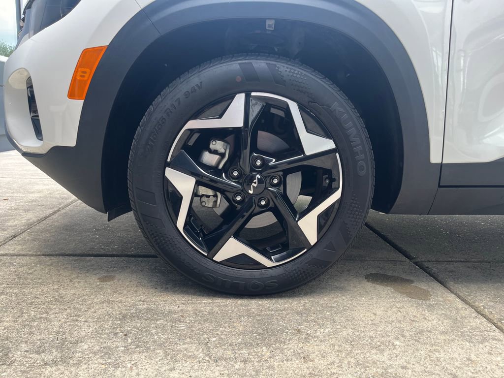 Used 2025 Kia Seltos S FWD image 27