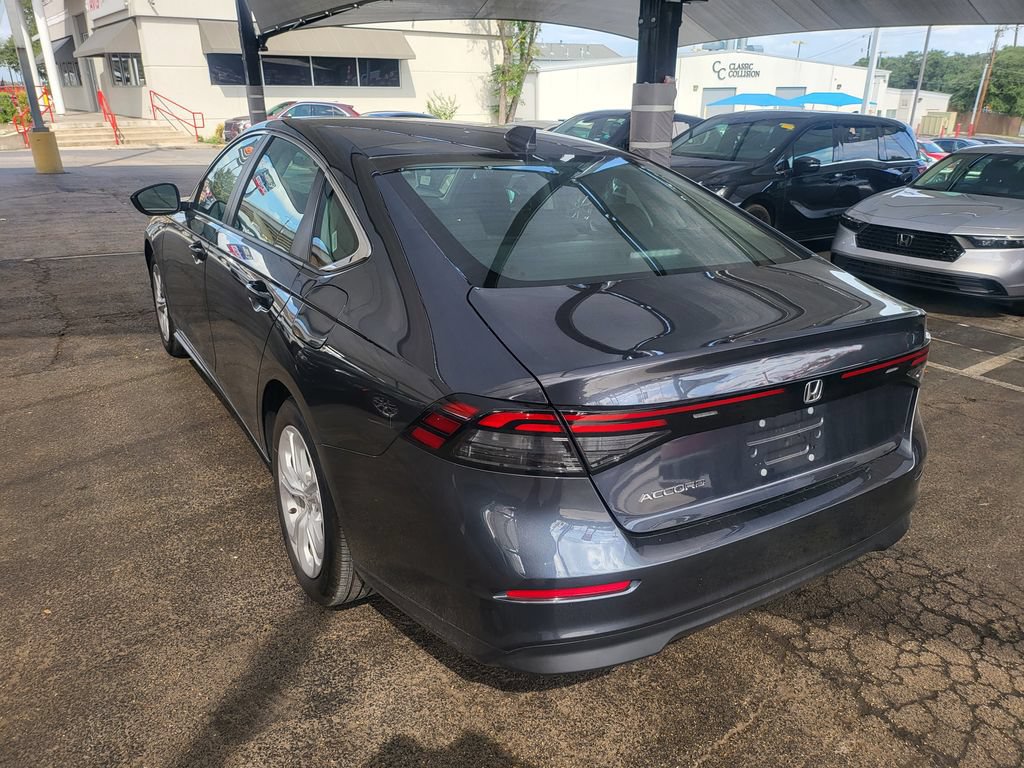 Used 2025 Honda Accord LX image 9