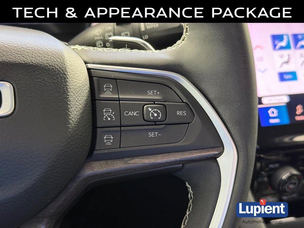 Used 2023 Jeep Grand Cherokee L Limited w/ Luxury Tech Group II AWD/4WD image 25