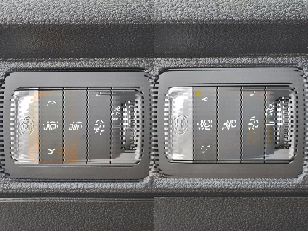 New 2026 Chevrolet Traverse RS w/ LPO, Floor Liner Package image 7