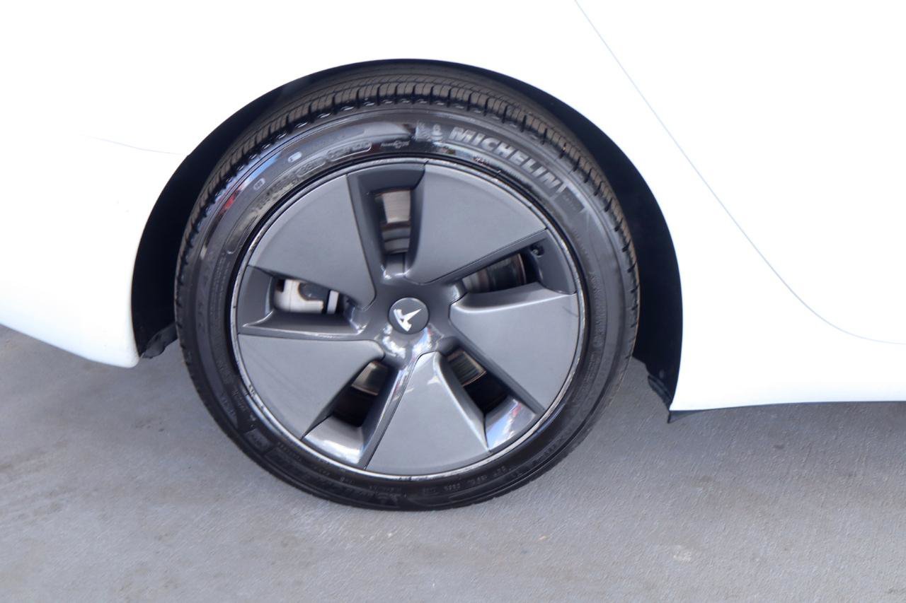 Used 2021 Tesla Model 3 Standard Range Plus RWD image 5