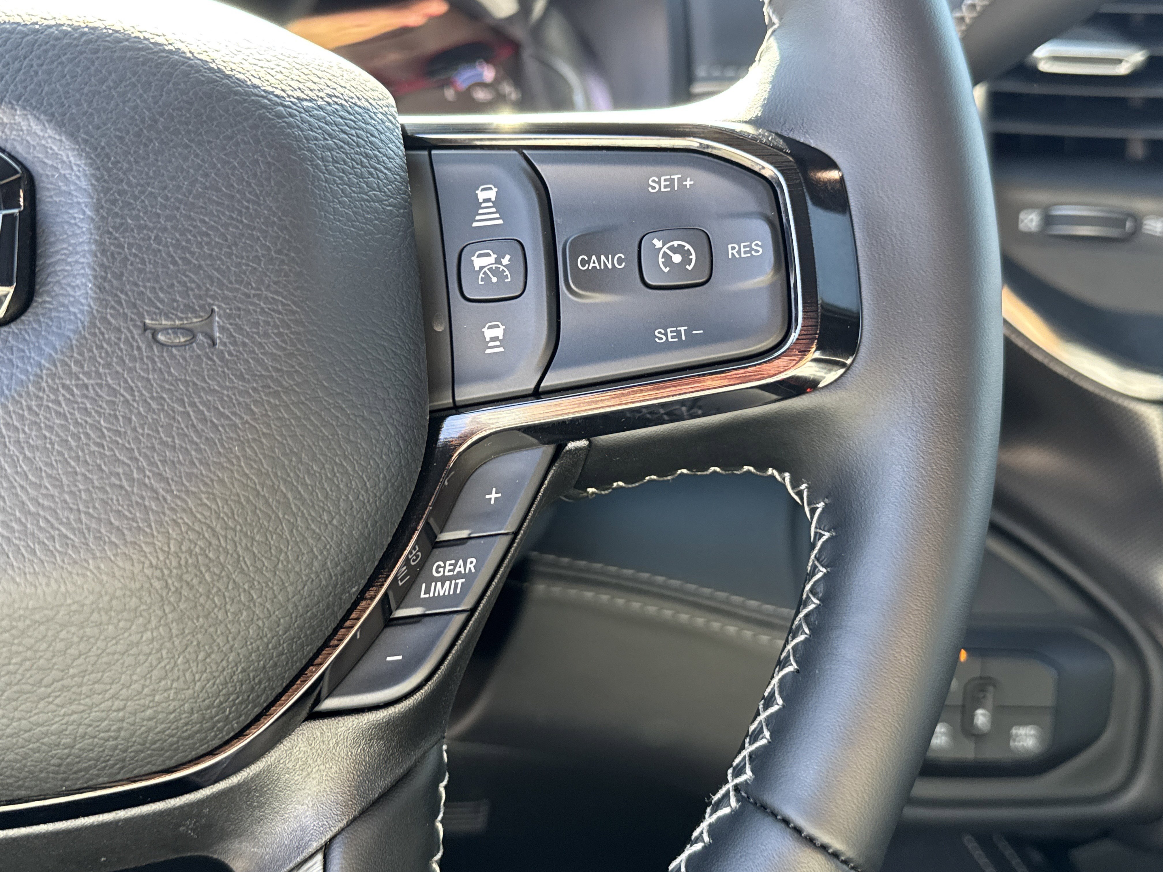 Used 2025 RAM 2500 Limited image 30