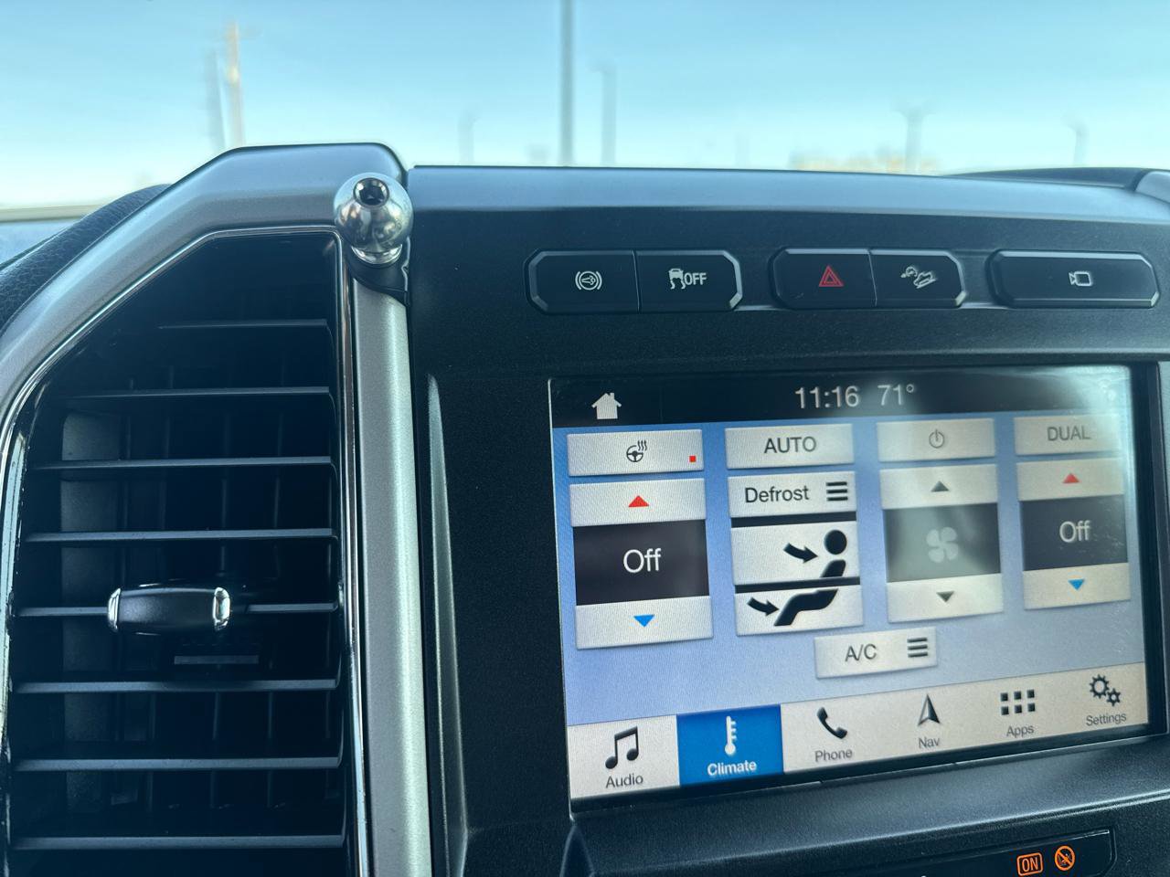 Used 2019 Ford F350 Lariat w/ Lariat Ultimate Package AWD/4WD image 24