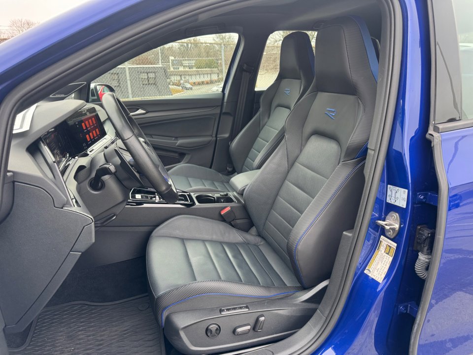 Used 2024 Volkswagen Golf R 2.0T image 34