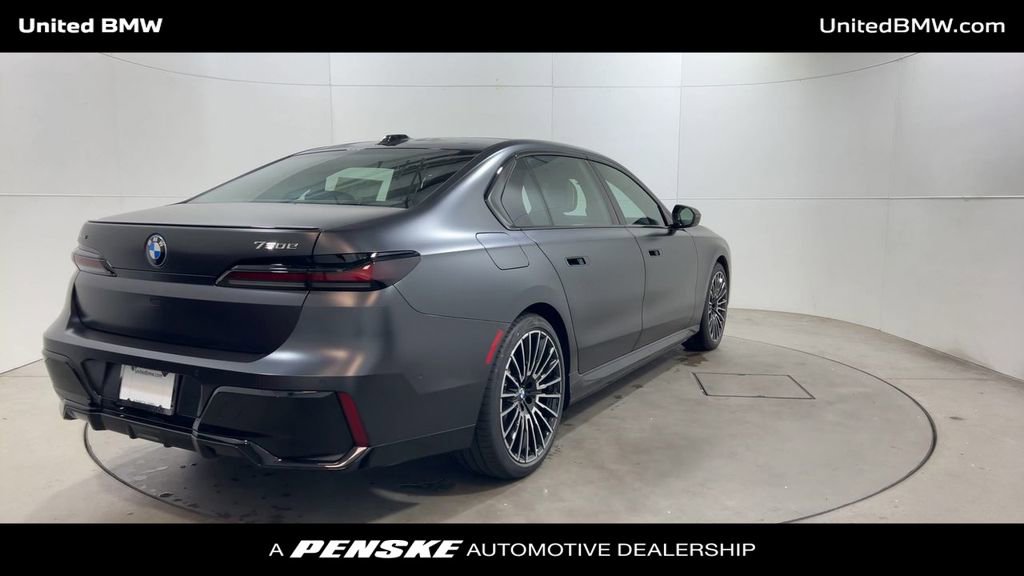 New 2026 BMW 750e xDrive w/ Executive Package image 8